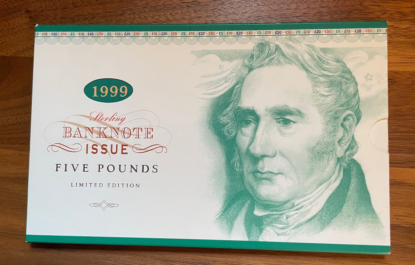 C135 1999 Debden presentation set Year prefix £5 B364 (YR19)