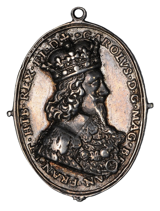 1642 (c) Royalist silver badge 33mm MI 355/216 E166b GVF