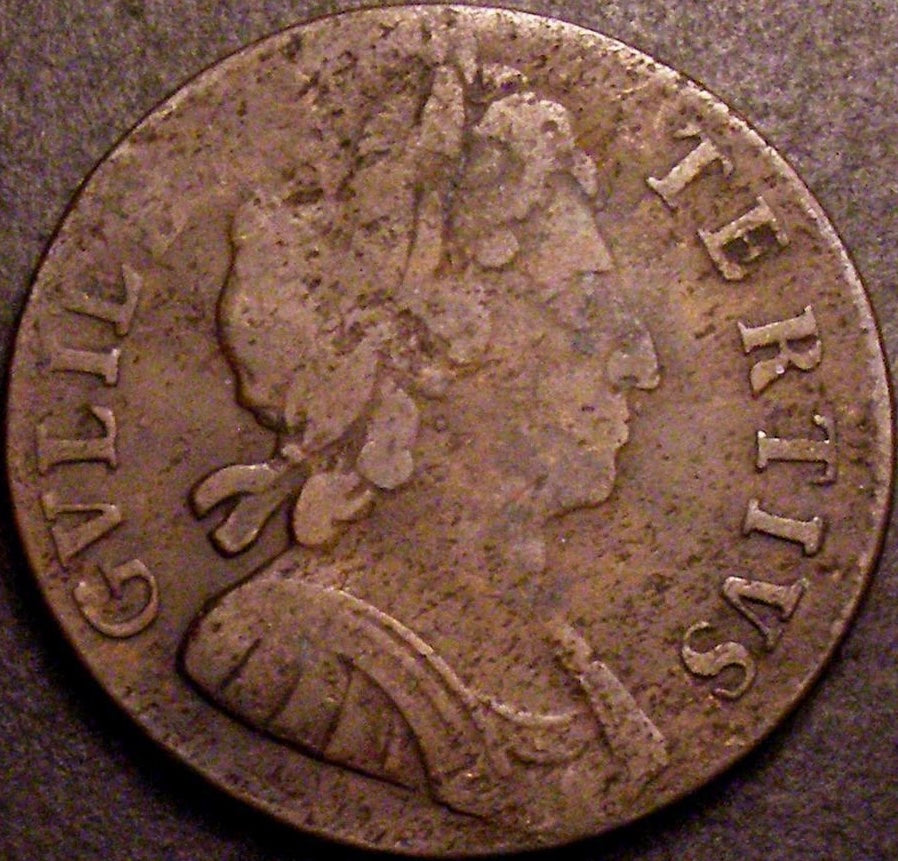1699 Halfpenny (type 2) No stop after date; Unbarred As BMC 676var Extremely rare F