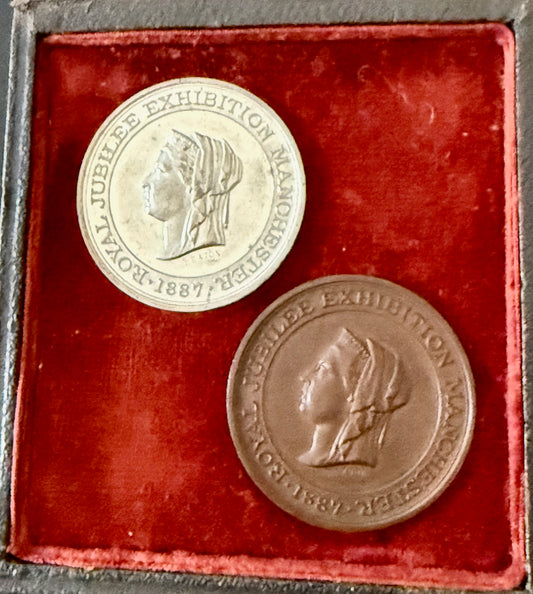 1887 Golden Jubilee BHM 3346 Manchester Exhibition 45mm bronze and white metal medals in box of issue by Heaton rare