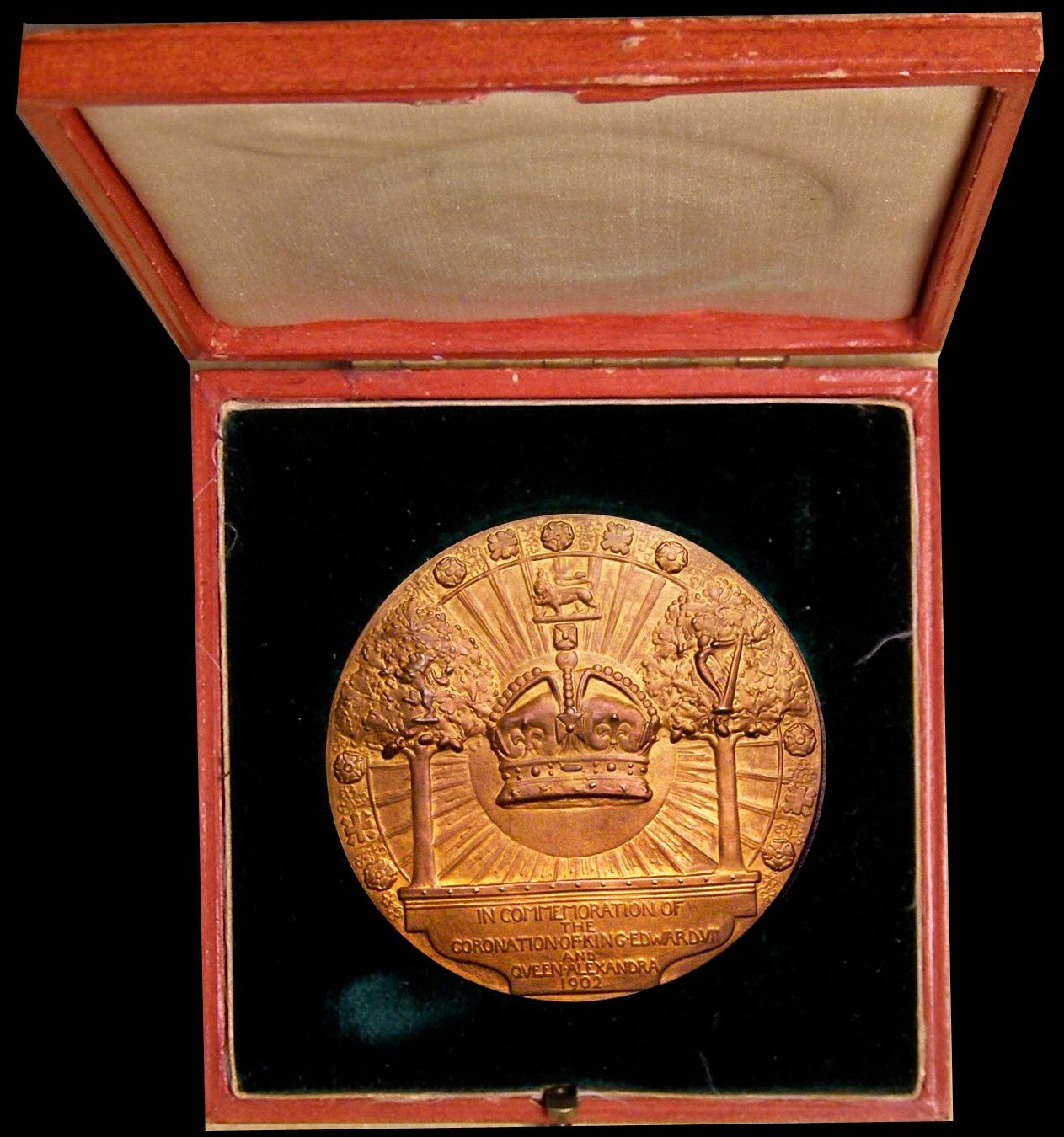 1902 Coronation 52mm bronze medal in box of issue by G Frampton BHM 3767