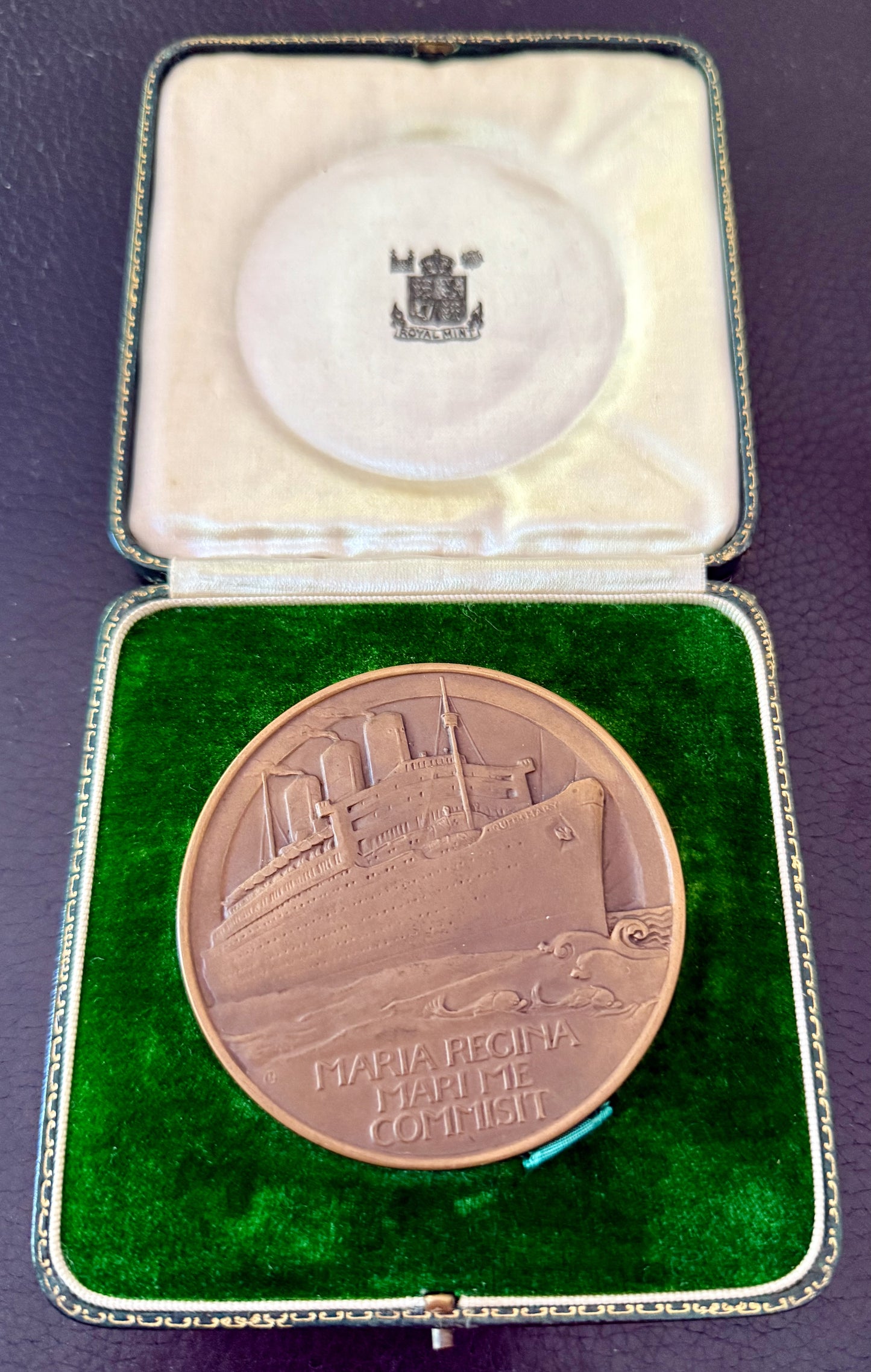 1936 RMS Queen Mary, Maiden Voyage 70mm bronze medal in box of issue
