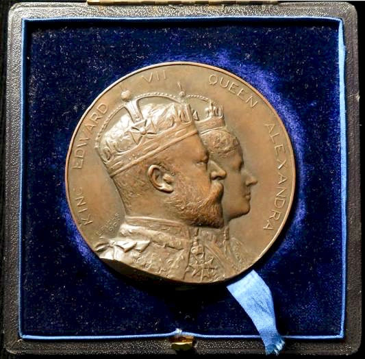 1902 Coronation bronze medal boxed by E Fuchs E1870a BHM 3772 AUNC